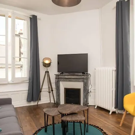 Le Karijini - Hyper Centre, * 普瓦捷